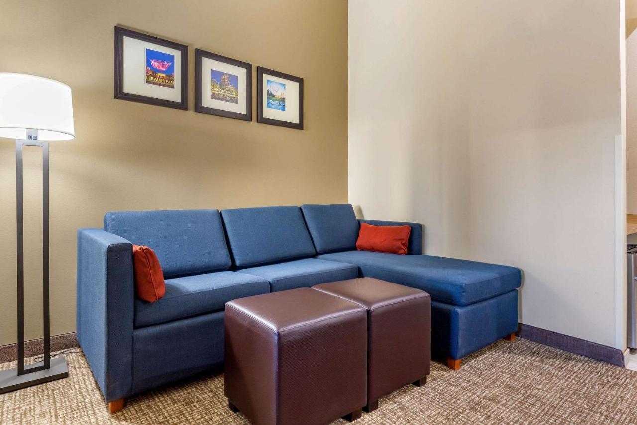 Comfort Greensboro-high Point Hotel